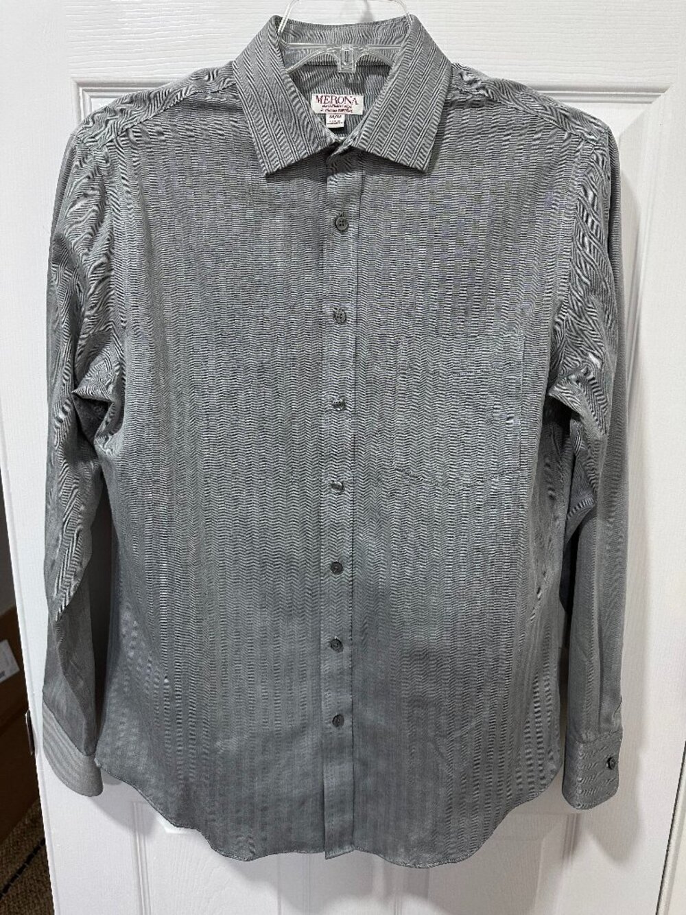 Men’s Merona Medium the Ultimate Shirt Button Down Long Sleeve Gray Pocket